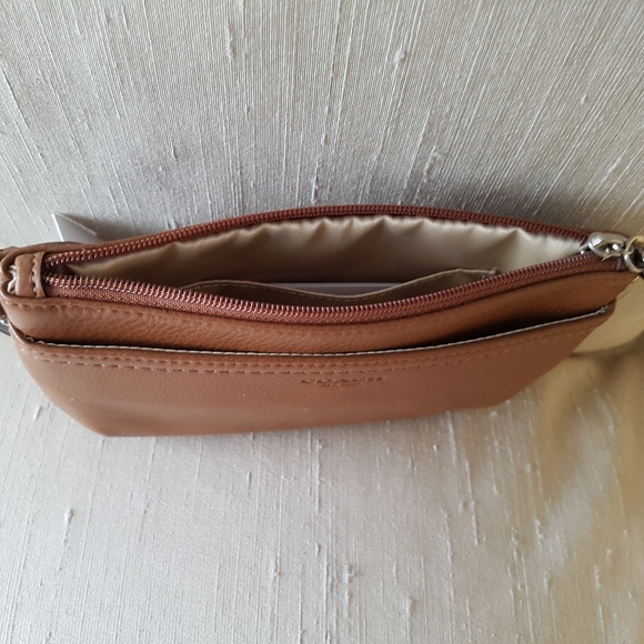 NWT Coach Wristlet Tan - Picture 3 of 3
